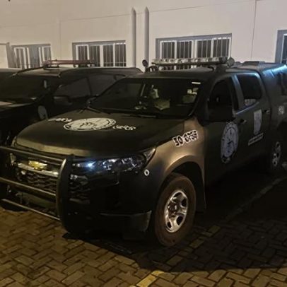 Homem é preso por manter esposa e filha presas em banheiro