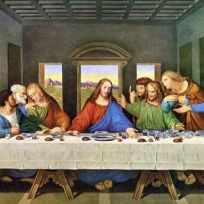 Por que Jesus e os apóstolos aparecem do mesmo lado na Última Ceia
