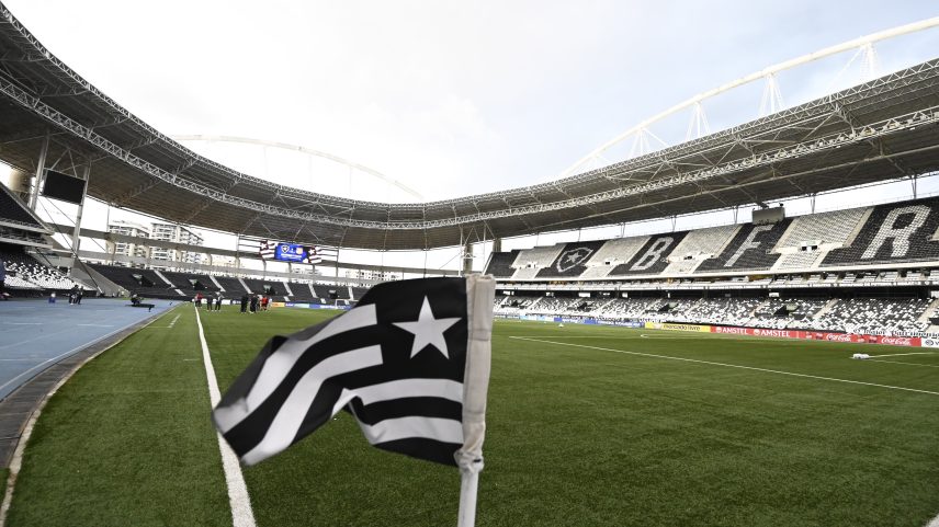 Estádio Nilton Santos antes da partida entre Botafogo e Caracas — Foto: André Durão