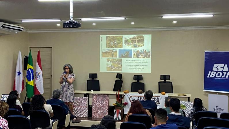 Evento representou uma oportunidade de debater o processo de recenseamento das populações indígenas ocorrido ao longo do Censo Demográfico 2022. - Foto: Liliane Regina