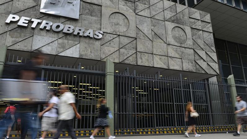 Edifício sede da Petrobras na Avenida Chile, centro da cidade.