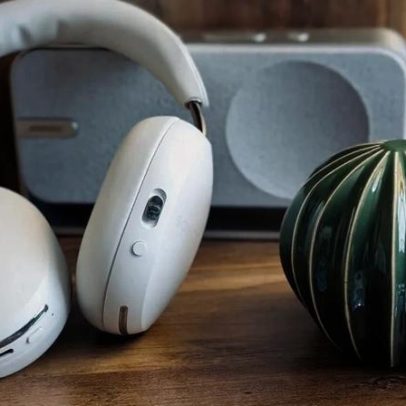 Emparelhei fones ao streaming stick pela primeira vez e eliminei incômodo na TV