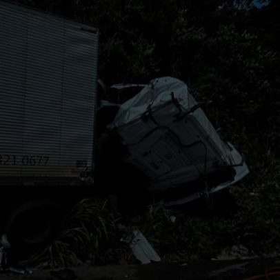 Acidente com quatro veículos deixa dois feridos na BR-251, Norte de Minas