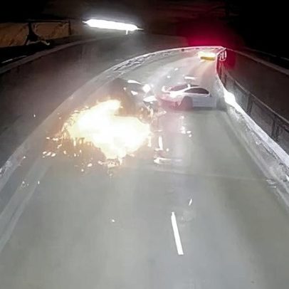 Colisão com Porsche deixa dois feridos em túnel de SP; motorista fugiu
