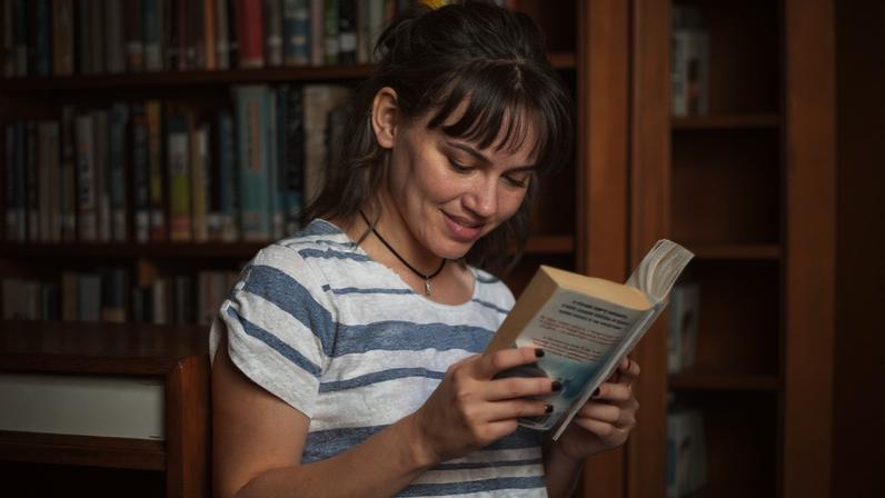 Letícia Moraes ensina como a semiótica pode ajudar o adolescente a ter mais interesse pela leitura — Foto: Freepik