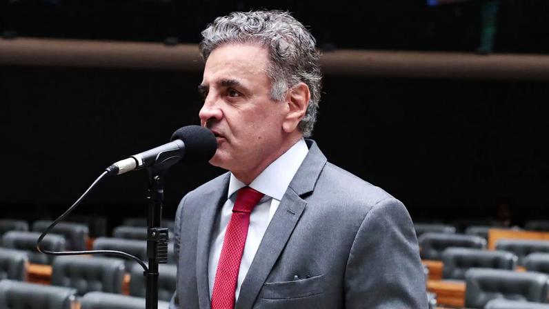 Aécio Neves criticou o impeachment de ministros do STF e o relatório da CPI do Crime Organizado. (Foto: Bruno Spada/Câmara dos Deputados)