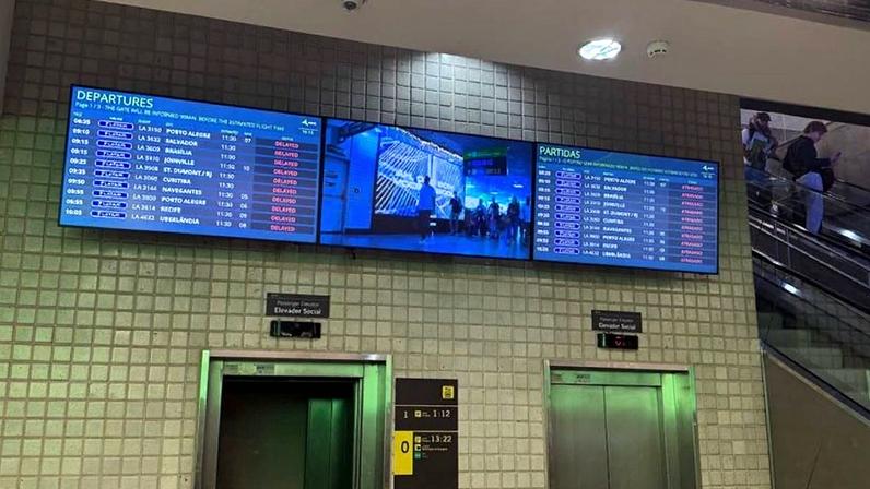 Placar dos voos no aeroporto de Congonhas atrasados nesta 5ª feira (9.abr.2026)