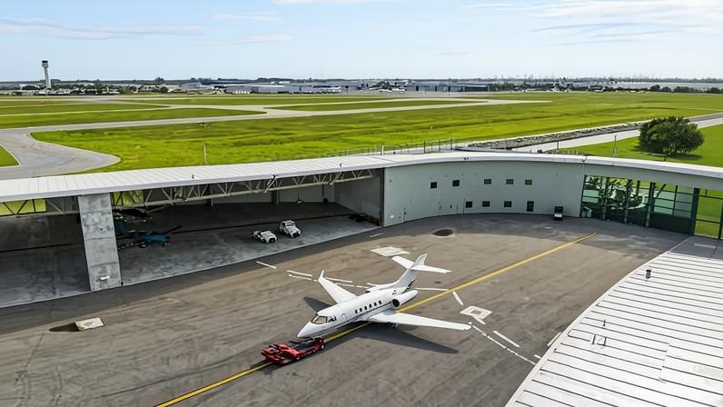 Aeroporto de Opa-Locka fica a 15 quilômetros do centro de Miami