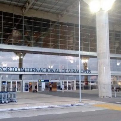 Homem em surto psicótico ameaça passageiros com espada em Viracopos