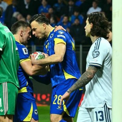 Gandula bósnia exibe cola de pênaltis roubada de Donnarumma e recebe convite