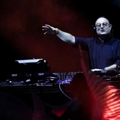 Padre DJ realiza rave católica em homenagem ao papa Francisco em Buenos Aires