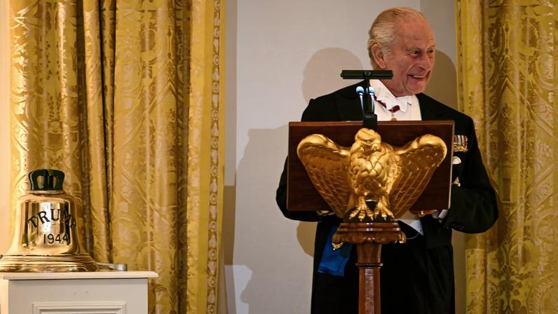 Rei Charles III e rainha Camilla são recebidos por Trump e Melania na Casa Branca