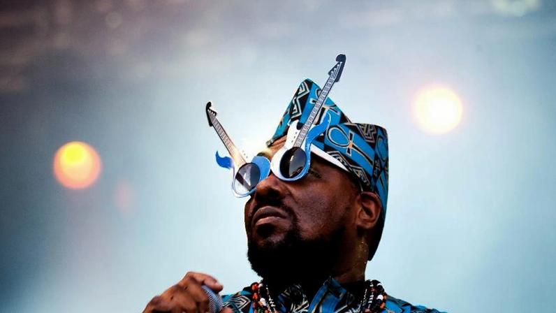 Afrika Bambaataa, em show do quarto dia do Rock in Rio, em 2011