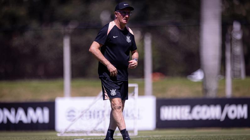 Dorival Júnior está pressionado no Corinthians — Foto: Rodrigo Coca/Agência Corinthians