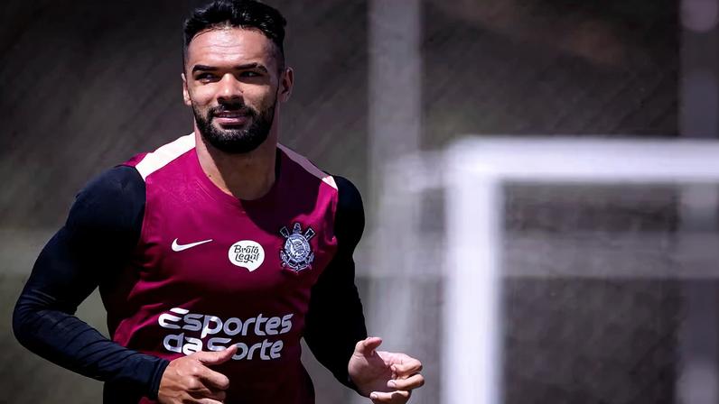 Raniele durante treino do Corinthians no CT Joaquim Grava — Foto: Rodrigo Coca/Agência Corinthians