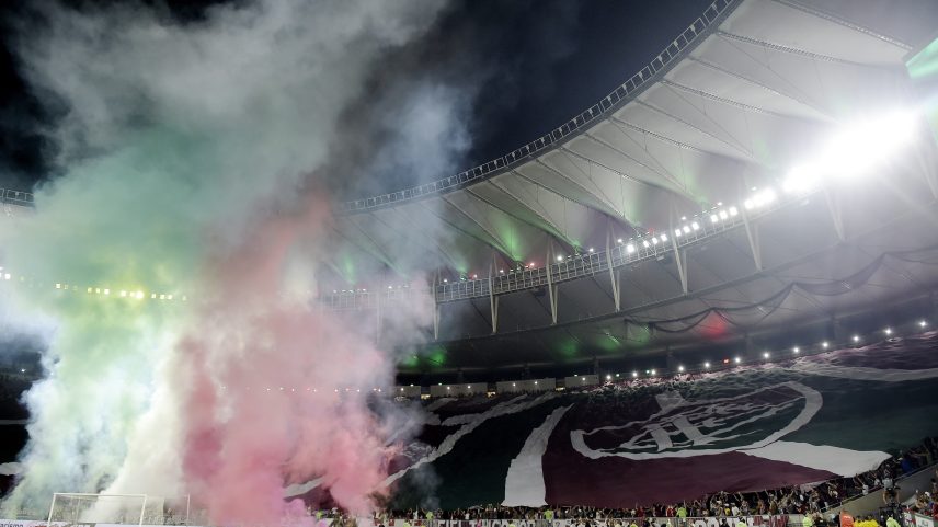 Torcida do Fluminense durante partida contra Vasco no estádio Maracanã pelo campeonato Copa Do Brasil 2025 — Foto: Alexandre Loureiro/AGIF