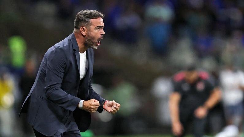 Estreia de Artur Jorge pelo Cruzeiro com mapa de calor intenso desperta reações