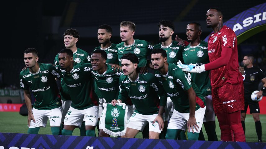 Time posado do Palmeiras em jogo contra o Grêmio — Foto: Ettore Chiereguini/AGIF