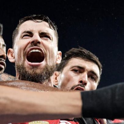 Flamengo aproveita cansaço do Santos, reage em seis minutos e vira no Maracanã