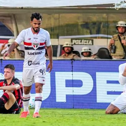 São Paulo perde com ataque apático e expulsão de Lucas Ramon