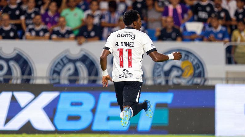 Andrés Gómez em Remo x Vasco — Foto: Fernando Torres/AGIF