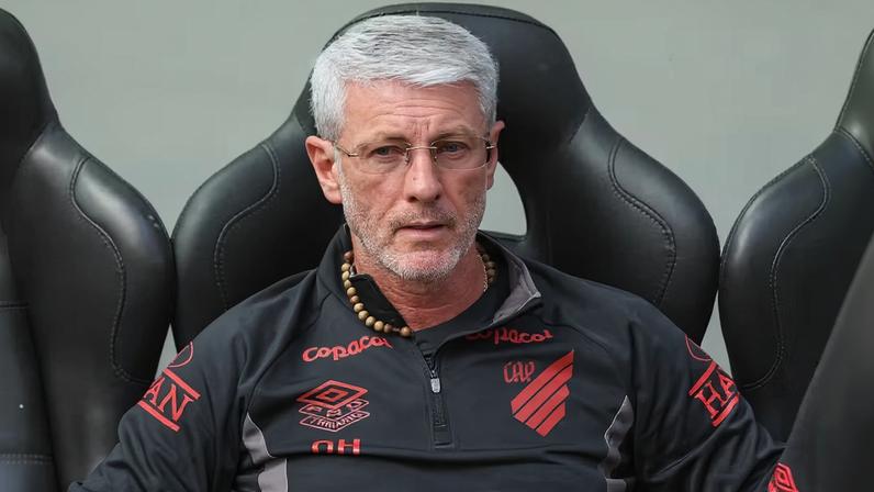 Odair Hellmann, técnico do Athletico — Foto: Robson Mafra/AGIF