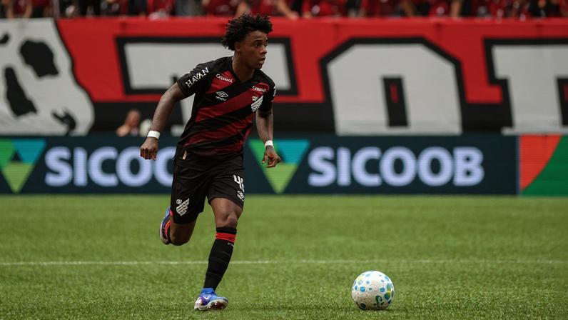Bruninho; Athletico x Chapecoense — Foto: Robson Mafra/AGIF