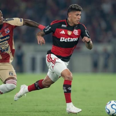 Flamengo vence Independiente Medellín; Carrascal perde gol inacreditável