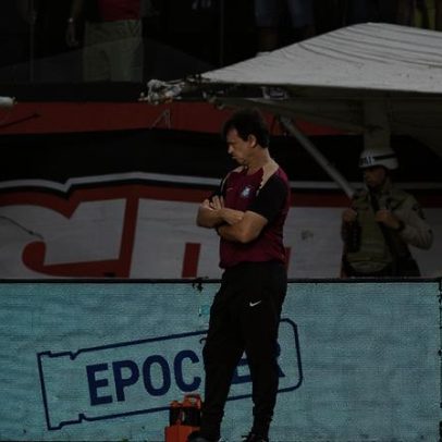 Corinthians tem pior atuação com Diniz e se complica no Brasileirão