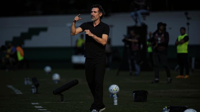 Eduardo Domínguez — Foto: Hedeson Alves/AGIF