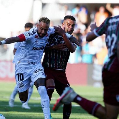 PC Oliveira aponta falta de Neymar em gol do Santos contra o Fluminense