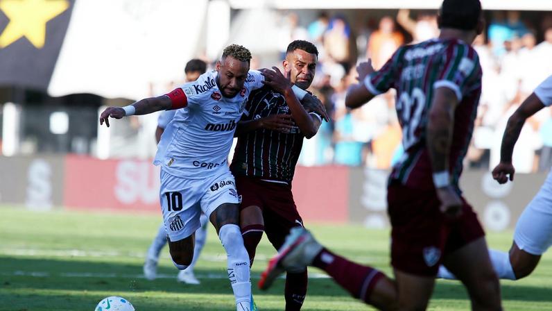 Neymar e Alisson em Santos x Fluminense — Foto: Mauricio De Souza/AGIF