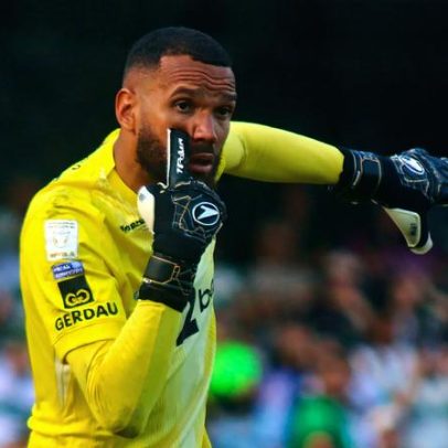 Everson fala sobre momento do Atlético-MG: 'juntar os cacos'