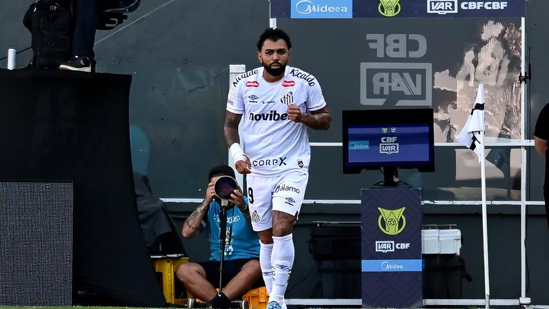 Gabigol em Santos x Fluminense — Foto: Jota Erre/AGIF