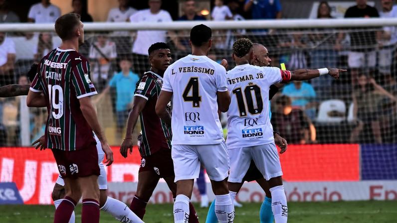 Santos x Fluminense — Foto: Jota Erre/AGIF