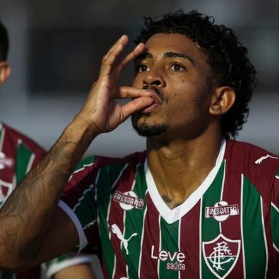 Comemoração inusitada de John Kennedy viraliza após Santos x Fluminense