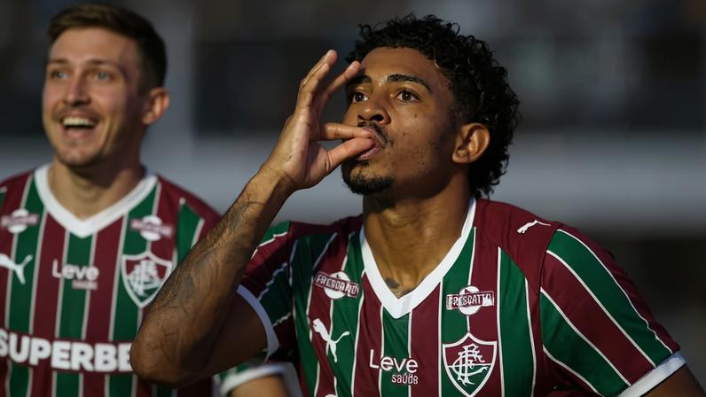John Kennedy comemora o gol do Fluminense sobre o Santos — Foto: Mauricio De Souza/AGIF