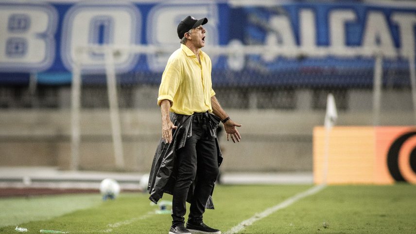 CBF divulga áudio do VAR sobre gol anulado do Vasco e aponta puxar camisa