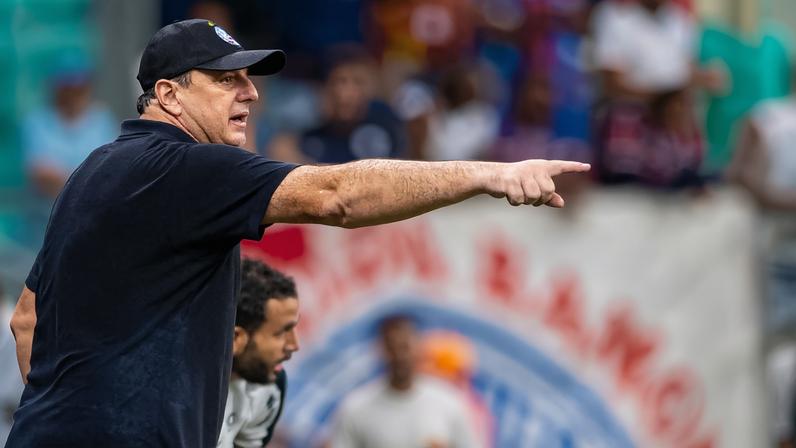 Rogério Ceni técnico do Bahia durante partida contra o Remo no estádio Fonte Nova pelo campeonato Copa Do Brasil 2026 — Foto: Jhony Pinho/AGIF