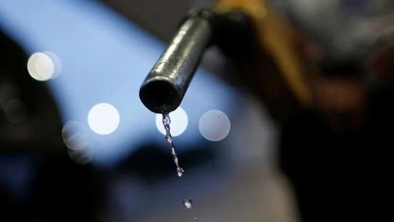 Bomba de abastecimento de etanol em posto de combustíveis