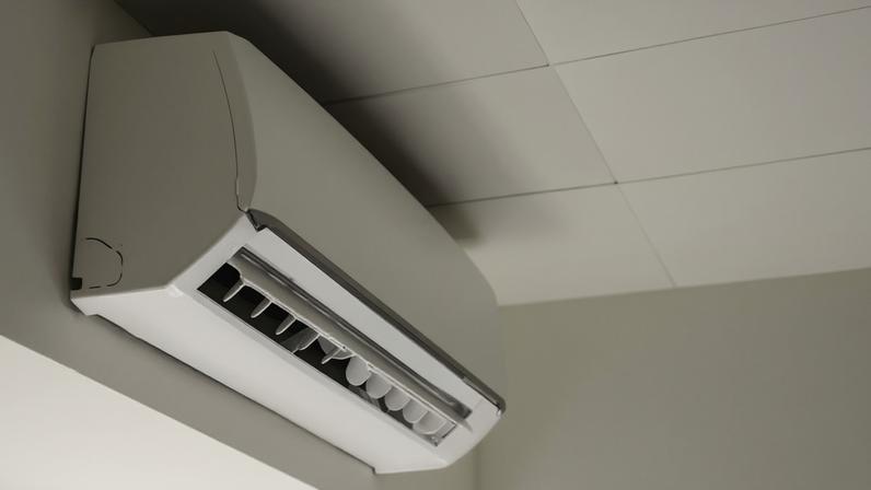 Veja formas de refrigerar o ambiente sem usar de ar-condicionado — Foto: Reprodução/Freepik