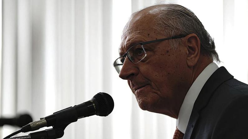 Lá atrás, quando houve essa discussão, nós defendemos porque entendemos que precisamos garantir uma lealdade concorrencial