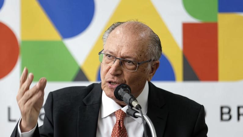 O vice-presidente da República, Geraldo Alckmin, durante a última entrevista coletiva como ministro, no ministério