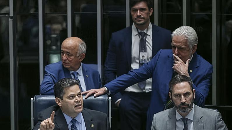 Ministros do STF reagem à rejeição de Messias: 'Chocante', 'traição do MDB' e articulação de Moraes e Alcolumbre