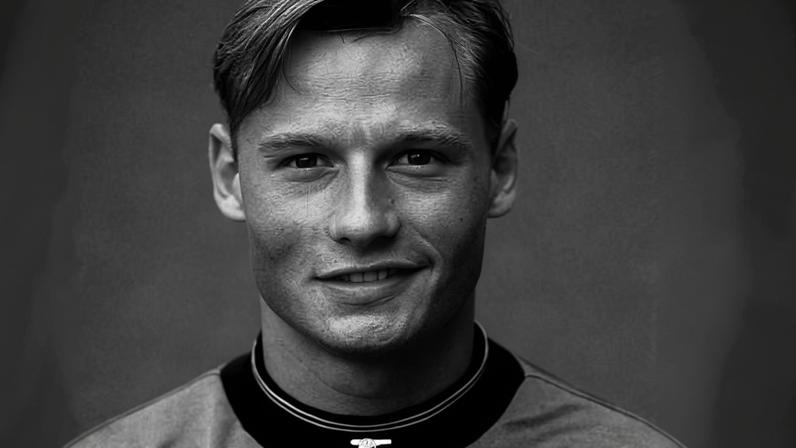 Ex-goleiro do Arsenal morre aos 48 em acidente grave na Áustria