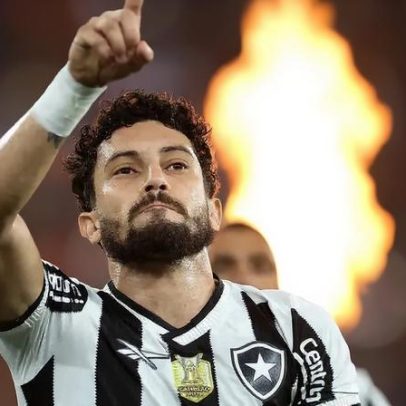 Torcedores do Botafogo exaltam gol nos acréscimos e chamam ídolo