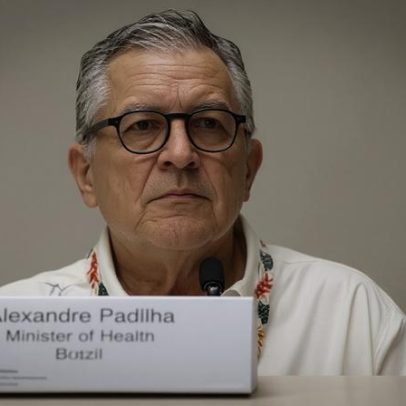 Padilha questiona Flávio Bolsonaro sobre atuação na época do jacaré