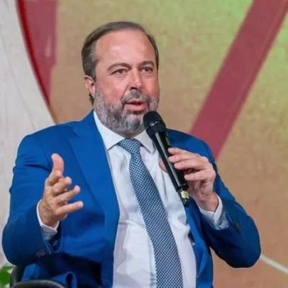 Silveira diz ser avesso a empresas totalmente públicas