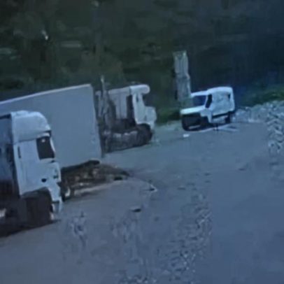Vídeo mostra acidente entre ambulância e carreta na BR-116 deixa dois mortos