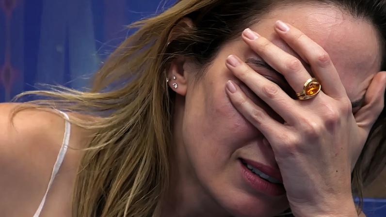 Ana Paula, no BBB 26, após receber a notícia da morte do pai